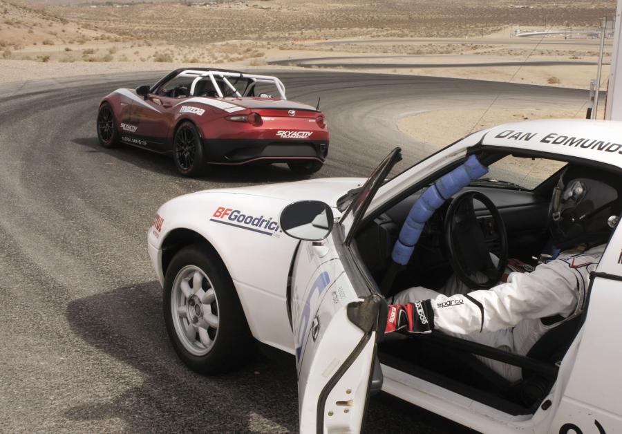  Mazda MX-5 Miata Cup Race Car Concept 2014 года  (фото 7 из 28)